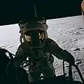 Conrad descendant sur le sol lunaire le 20 novembre 1969.