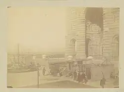 Parvis de la cathédrale (1893).