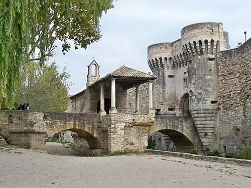 Porte et chapelle Notre-Dame.