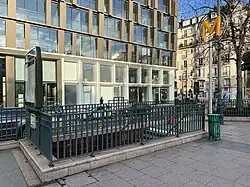 L'accès no&nbsp;1 « Rue du Château ».
