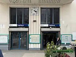 L'accès no&nbsp;1 « avenue Laplace ».