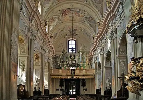 La nef et l'orgue.