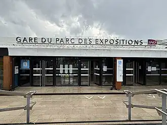 L'accès no&nbsp;2 « Gare routière ».