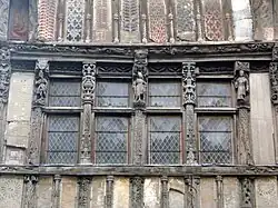 Détail des fenêtres du deuxième étage, avant la restauration de 2017-2018.