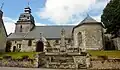 Le Faouët (Morbihan): l'église paroissiale Notre-Dame de l'Assomption, vue extérieure d'ensemble du placître.