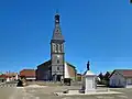 L'église et la fontaine Jeanne d'Arc.