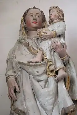 Statue de la Vierge à l’Enfant.