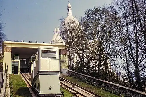 Voies et cabine.