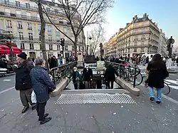 L'accès no&nbsp;2, « Carrefour de l'Odéon ».