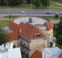 La tour vue de l'église Saint-Olaf.