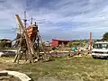 La réplique de la goélette Ancud, étrave, quille, avec au fond la Victoria.