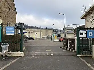 L'accès no&nbsp;2 « Rue de Versailles ».