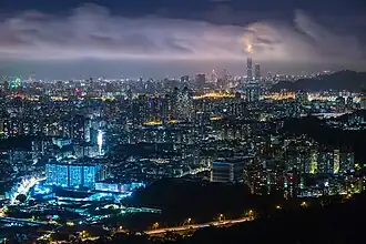 Vue nocturne de Taipei à partir de Yangmingshan.