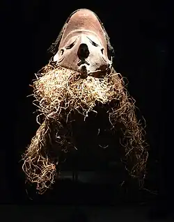 Masque pendé.