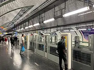 Quais de la ligne 13, en juillet 2022.