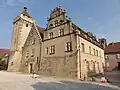L'ancien hôtel de ville qui a aussi été construit sur les remparts.