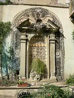 Fontaine du jardin.