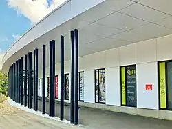 La rampe d'accès, …