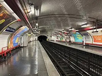Les quais vus en direction de Mairie d'Aubervilliers.