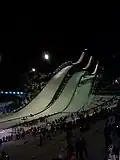 Les tremplins de Lahti lors d'une compétition nocturne en 2001