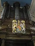 Orgue et armoiries royales