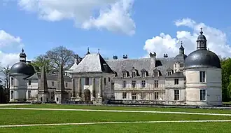 Façade du château de Tanlay.