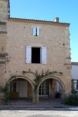 Maison attenante au Relais Henri IV, est, déjà inscrite individuellement (sept.&nbsp;2011) 44°&nbsp;33′&nbsp;54,7″&nbsp;N, 0°&nbsp;13′&nbsp;28,6″&nbsp;O