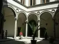 Cour.