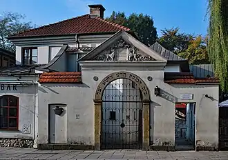 Entrée de la synagogue et du cimetière