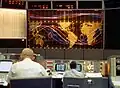 L'écran de suivi de Gemini 5 dans le centre de contrôle de mission en août 1965.