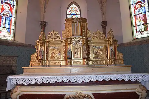Le maître-autel.