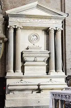 Monument à Leonardo Porto.