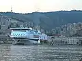 Navire La Superba de la compagnie Grandi Navi Veloci au départ de la gare maritime.