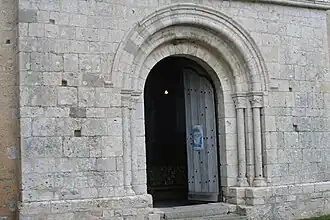 Le portail de l'église.