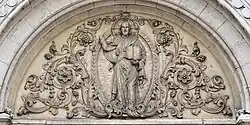 Tympan du portail central de l'église St Maclou de Wattrelos