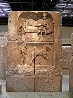 Pierre tombale du cavalier Longinus Biarta.