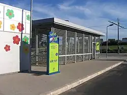 Dix-huit parkings sécurisés.