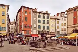 La place du Plot.