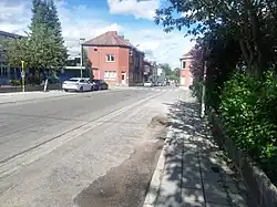 La rue des Dochards, près des écoles communales de La Docherie.