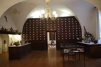 L'ancienne pharmacie au sein du musée.