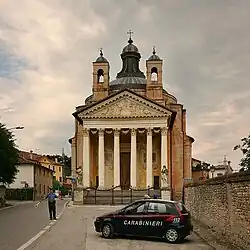 Carabinieri en action, devant la villa Barbaro dite villa Volpi.