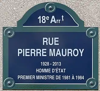 Voir la plaque.