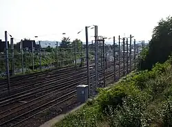 L'avant gare côté est.