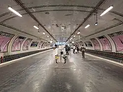 L'unique quai vu en direction de Mairie d'Issy.