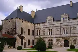 Vue extérieure du château en 2007.