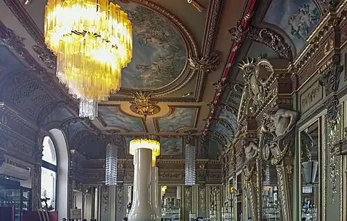 Le décor intérieur inscrit aux monuments historiques en 1975.
