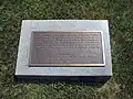 Plaque commémorant les ré-inhumations inconnues de la guerre de Sécession dans les sections C et D, installée en 1988