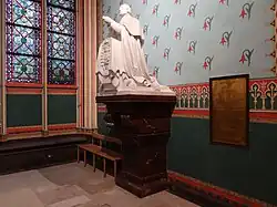 Le monument de Marie Dominique Auguste Sibour dans la cathédrale Notre-Dame de Paris.