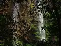L'eau dans la grotte.