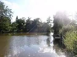 Le lac de Lozère et son kiosque.